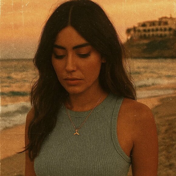 Meet your Posher, Courtney - Picture 1 of 1